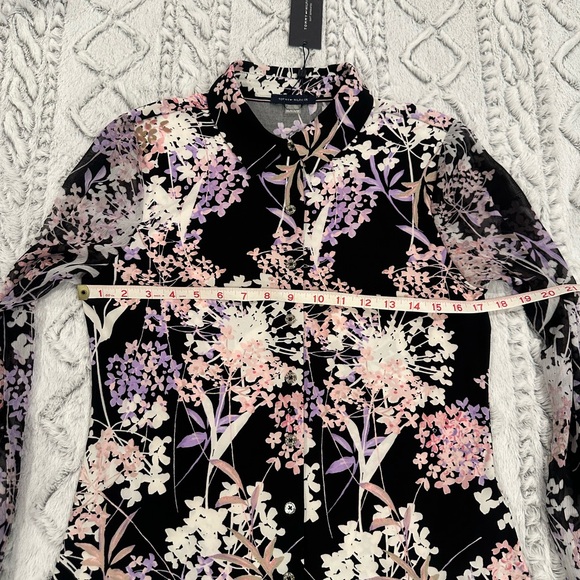 Tommy Hilfiger floral blouse. NWT. - Picture 4 of 6